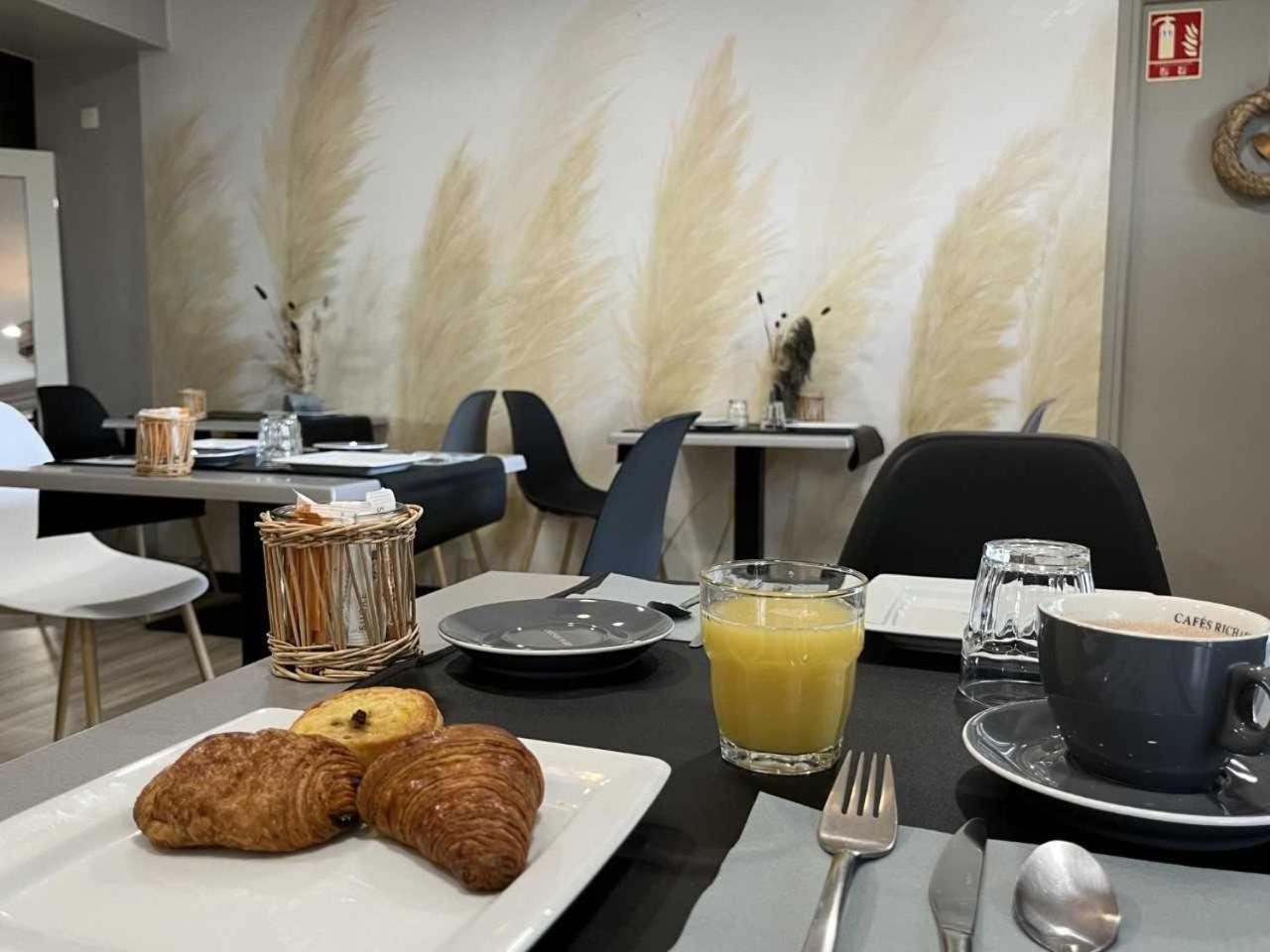 Hotel Best Western La Mare O Poissons Ouistreham Exterior foto
